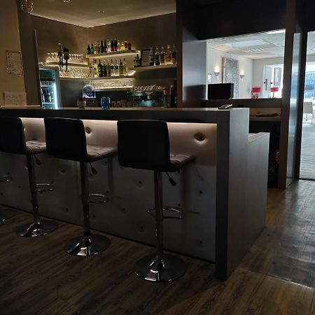 אביניון Yes Hotel מראה חיצוני תמונה