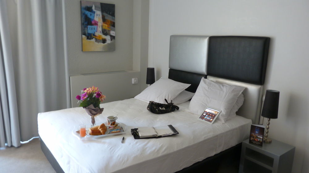 אביניון Yes Hotel מראה חיצוני תמונה