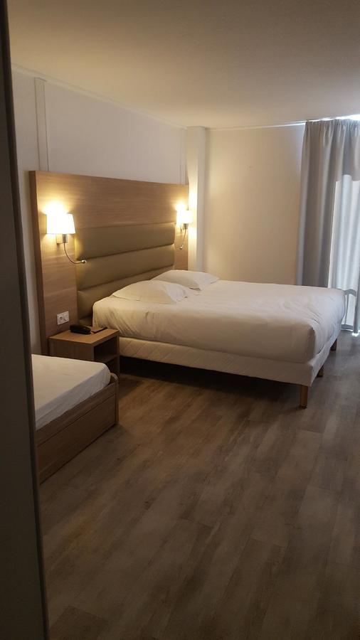 אביניון Yes Hotel מראה חיצוני תמונה